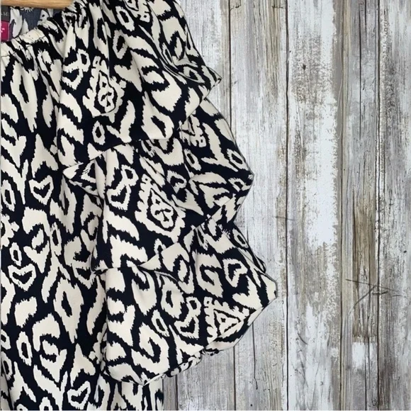 Vince Camuto Printed Off The Shoulder Bubble Sleeve Tie Front Blouse - Picture 2 of 4